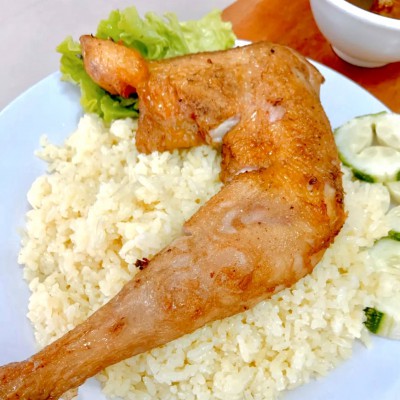 Cơm gà chặt